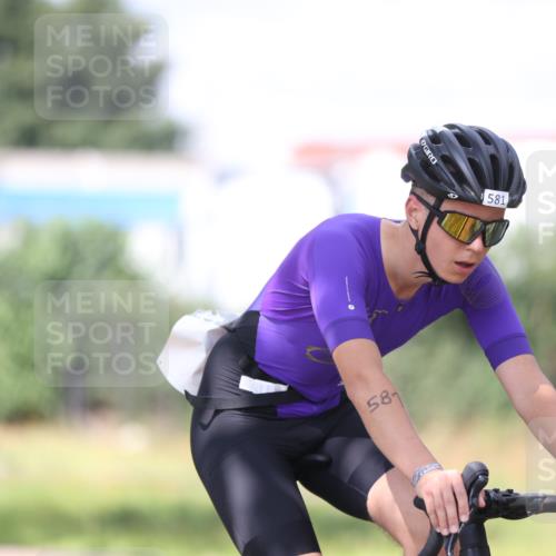 10.08.2025 - GEWOBA Citytriathlon Bremen Yannick Fuchs http://msf.ph/oto/8549119 10.08.2025 13:21:05 Radfahren 581, 785, 953, 1023 meine-sportfotos.de