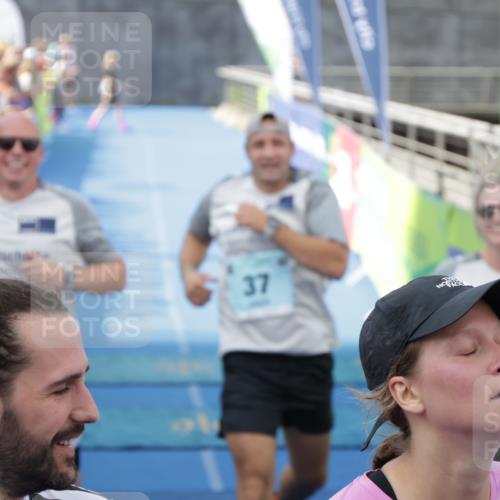 10.08.2025 - GEWOBA Citytriathlon Bremen H.Heesch http://msf.ph/oto/8549129 10.08.2025 11:36:44 Ziel 37, 219 meine-sportfotos.de