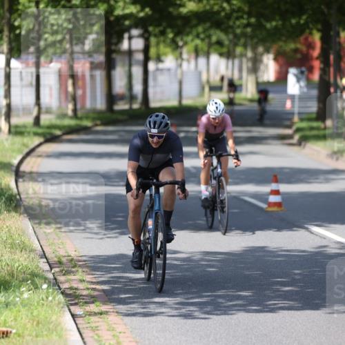 10.08.2025 - GEWOBA Citytriathlon Bremen Yannick Fuchs http://msf.ph/oto/8549131 10.08.2025 12:17:28 Radfahren 671, 766, 856, 912 meine-sportfotos.de