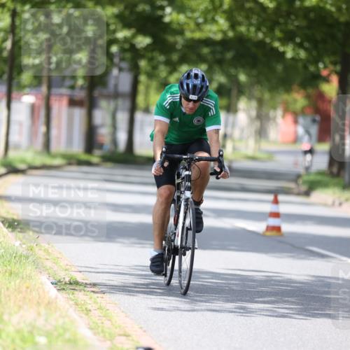 10.08.2025 - GEWOBA Citytriathlon Bremen Yannick Fuchs http://msf.ph/oto/8549142 10.08.2025 13:22:42 Radfahren 829 meine-sportfotos.de
