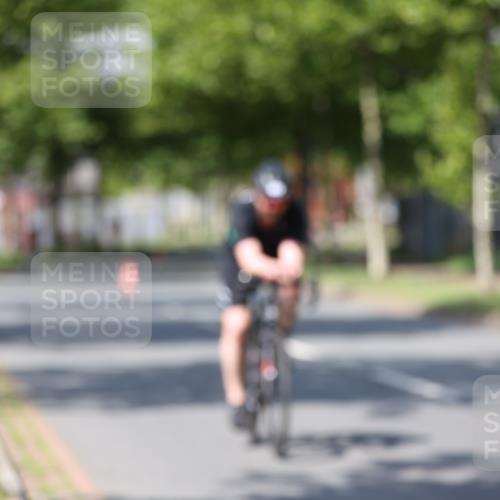 10.08.2025 - GEWOBA Citytriathlon Bremen Yannick Fuchs http://msf.ph/oto/8549152 10.08.2025 12:17:39 Radfahren 560, 566, 671, 766, 912, 1025 meine-sportfotos.de