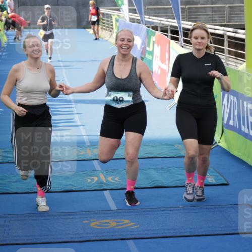 10.08.2025 - GEWOBA Citytriathlon Bremen H.Heesch http://msf.ph/oto/8549160 10.08.2025 11:36:55 Ziel 99 meine-sportfotos.de