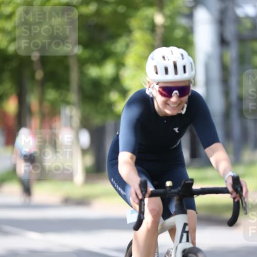 10.08.2025 - GEWOBA Citytriathlon Bremen Yannick Fuchs http://msf.ph/oto/8549173 10.08.2025 13:23:20 Radfahren 908, 925, 939, 945, 946, 954, 963 meine-sportfotos.de