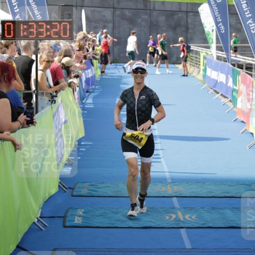 10.08.2025 - GEWOBA Citytriathlon Bremen H.Heesch http://msf.ph/oto/8549175 10.08.2025 11:37:01 Ziel 99, 504 meine-sportfotos.de