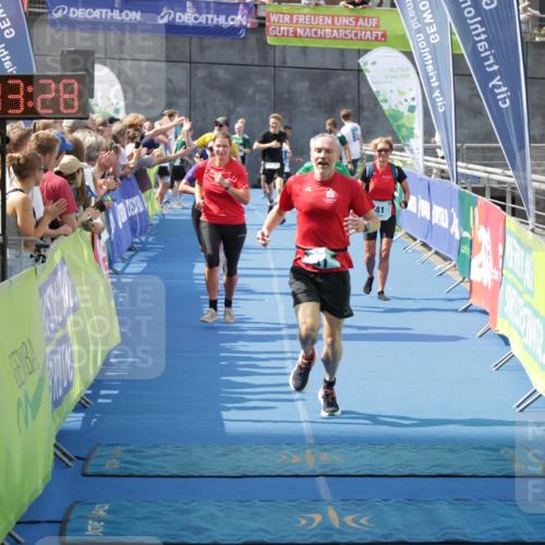 10.08.2025 - GEWOBA Citytriathlon Bremen H.Heesch http://msf.ph/oto/8549180 10.08.2025 11:37:10 Ziel 25, 41, 143, 461, 504 meine-sportfotos.de