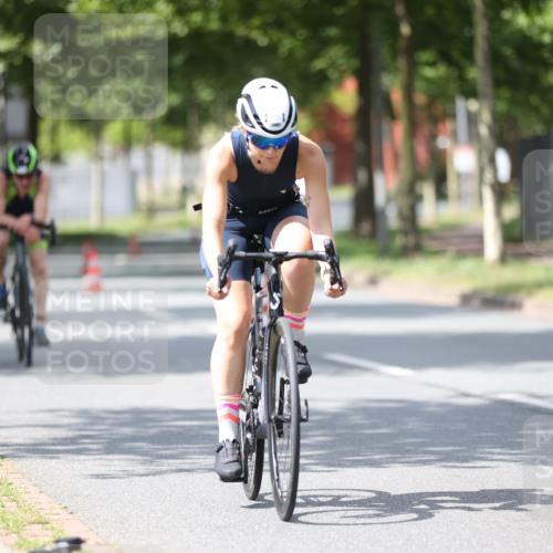 10.08.2025 - GEWOBA Citytriathlon Bremen Yannick Fuchs http://msf.ph/oto/8549182 10.08.2025 13:23:21 Radfahren 908, 925, 939, 945, 946, 954 meine-sportfotos.de