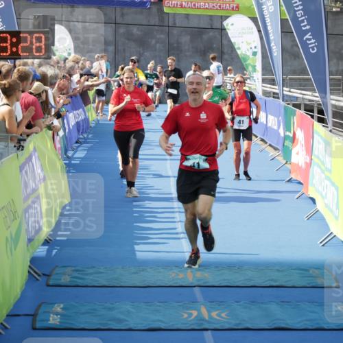 10.08.2025 - GEWOBA Citytriathlon Bremen H.Heesch http://msf.ph/oto/8549183 10.08.2025 11:37:10 Ziel 25, 41, 143, 461, 504 meine-sportfotos.de