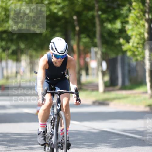 10.08.2025 - GEWOBA Citytriathlon Bremen Yannick Fuchs http://msf.ph/oto/8549185 10.08.2025 13:23:22 Radfahren 908, 925, 939, 945, 946, 954 meine-sportfotos.de