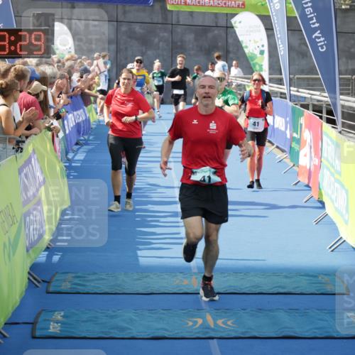 10.08.2025 - GEWOBA Citytriathlon Bremen H.Heesch http://msf.ph/oto/8549186 10.08.2025 11:37:10 Ziel 25, 41, 143, 461, 504 meine-sportfotos.de