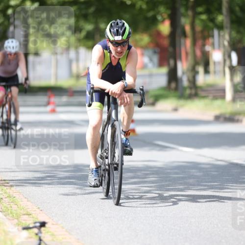 10.08.2025 - GEWOBA Citytriathlon Bremen Yannick Fuchs http://msf.ph/oto/8549189 10.08.2025 13:23:23 Radfahren 908, 925, 939, 945, 946, 954 meine-sportfotos.de