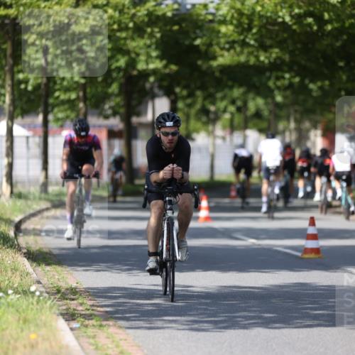 10.08.2025 - GEWOBA Citytriathlon Bremen Yannick Fuchs http://msf.ph/oto/8549208 10.08.2025 12:17:51 Radfahren 560, 566, 741, 765, 867, 933, 1025 meine-sportfotos.de