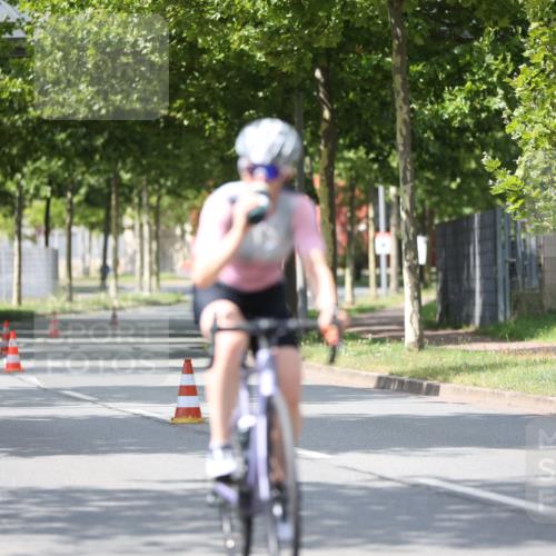 10.08.2025 - GEWOBA Citytriathlon Bremen Yannick Fuchs http://msf.ph/oto/8549212 10.08.2025 13:23:26 Radfahren 908, 925, 939, 945, 946, 954 meine-sportfotos.de