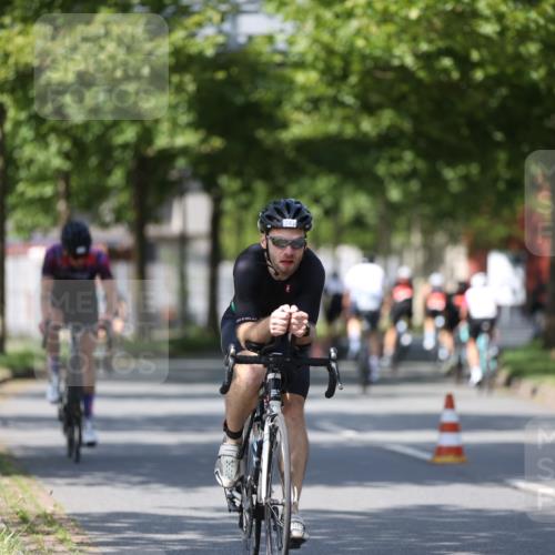 10.08.2025 - GEWOBA Citytriathlon Bremen Yannick Fuchs http://msf.ph/oto/8549213 10.08.2025 12:17:51 Radfahren 560, 566, 741, 765, 867, 933, 1025 meine-sportfotos.de