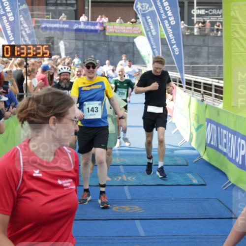 10.08.2025 - GEWOBA Citytriathlon Bremen H.Heesch http://msf.ph/oto/8549222 10.08.2025 11:37:17 Ziel 25, 29, 41, 143, 173, 203, 209, 461 meine-sportfotos.de