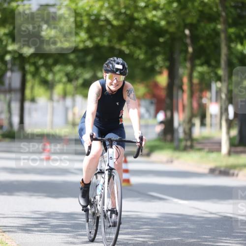 10.08.2025 - GEWOBA Citytriathlon Bremen Yannick Fuchs http://msf.ph/oto/8549226 10.08.2025 13:23:28 Radfahren 908, 925, 939, 945, 946, 954 meine-sportfotos.de