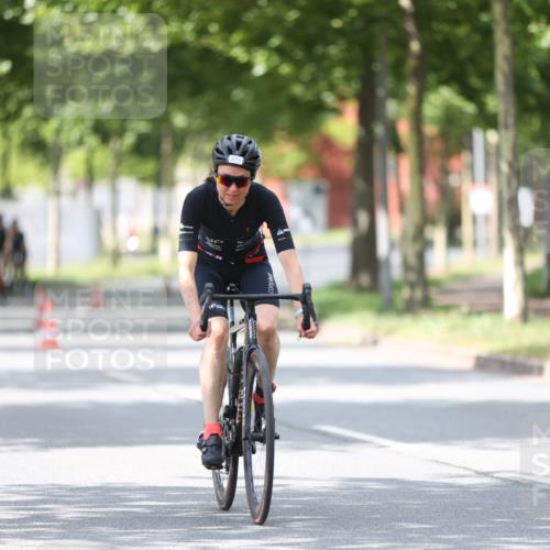 10.08.2025 - GEWOBA Citytriathlon Bremen Yannick Fuchs http://msf.ph/oto/8549236 10.08.2025 13:23:46 Radfahren 930, 965, 972 meine-sportfotos.de