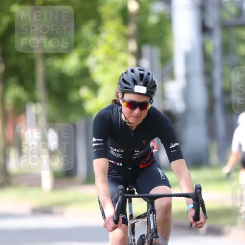 10.08.2025 - GEWOBA Citytriathlon Bremen Yannick Fuchs http://msf.ph/oto/8549242 10.08.2025 13:23:47 Radfahren 930, 965, 972 meine-sportfotos.de