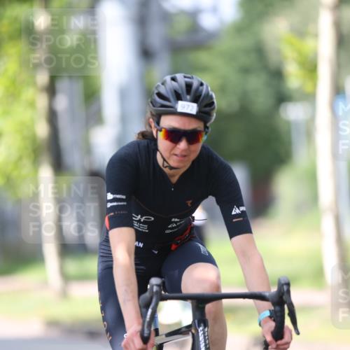 10.08.2025 - GEWOBA Citytriathlon Bremen Yannick Fuchs http://msf.ph/oto/8549244 10.08.2025 13:23:47 Radfahren 930, 965, 972 meine-sportfotos.de