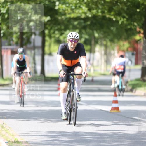 10.08.2025 - GEWOBA Citytriathlon Bremen Yannick Fuchs http://msf.ph/oto/8549249 10.08.2025 13:23:51 Radfahren 930, 965, 972 meine-sportfotos.de