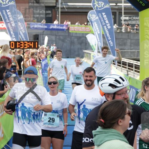 10.08.2025 - GEWOBA Citytriathlon Bremen H.Heesch http://msf.ph/oto/8549250 10.08.2025 11:37:23 Ziel 29, 173, 203, 209, 513 meine-sportfotos.de