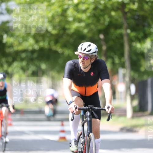 10.08.2025 - GEWOBA Citytriathlon Bremen Yannick Fuchs http://msf.ph/oto/8549259 10.08.2025 13:23:52 Radfahren 930, 965, 972 meine-sportfotos.de