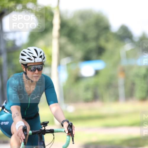10.08.2025 - GEWOBA Citytriathlon Bremen Yannick Fuchs http://msf.ph/oto/8549276 10.08.2025 13:23:55 Radfahren 930, 965, 972 meine-sportfotos.de