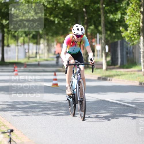 10.08.2025 - GEWOBA Citytriathlon Bremen Yannick Fuchs http://msf.ph/oto/8549285 10.08.2025 13:24:11 Radfahren 929 meine-sportfotos.de