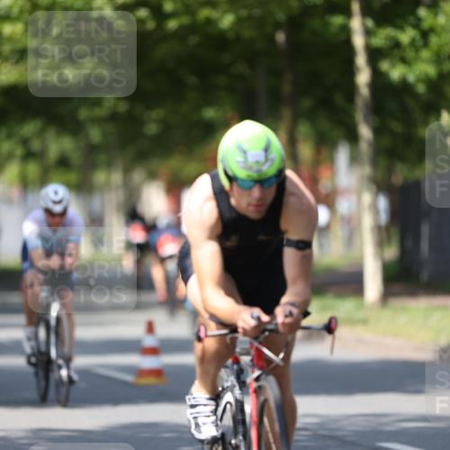 10.08.2025 - GEWOBA Citytriathlon Bremen Yannick Fuchs http://msf.ph/oto/8549288 10.08.2025 12:18:04 Radfahren 553, 560, 579, 582, 741, 765, 794, 833, 867, 933, 966, 977 meine-sportfotos.de