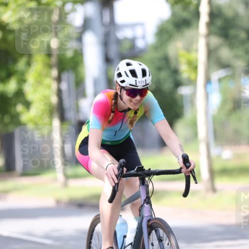 10.08.2025 - GEWOBA Citytriathlon Bremen Yannick Fuchs http://msf.ph/oto/8549289 10.08.2025 13:24:12 Radfahren 929 meine-sportfotos.de