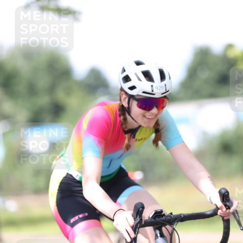 10.08.2025 - GEWOBA Citytriathlon Bremen Yannick Fuchs http://msf.ph/oto/8549293 10.08.2025 13:24:12 Radfahren 929 meine-sportfotos.de