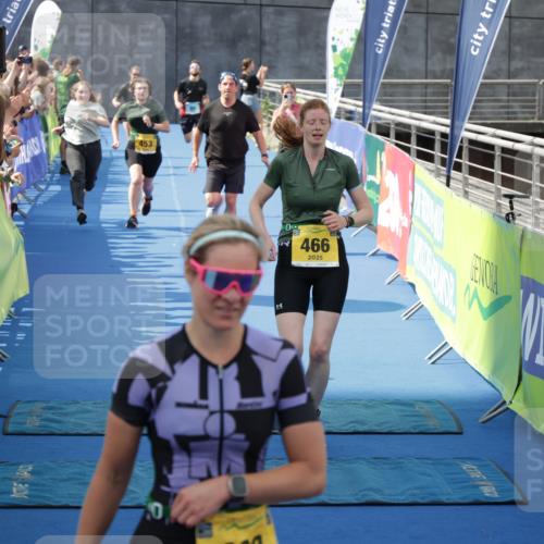 10.08.2025 - GEWOBA Citytriathlon Bremen H.Heesch http://msf.ph/oto/8549296 10.08.2025 11:37:52 Ziel 89, 237, 453, 466, 492 meine-sportfotos.de