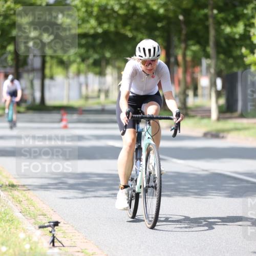 10.08.2025 - GEWOBA Citytriathlon Bremen Yannick Fuchs http://msf.ph/oto/8549302 10.08.2025 13:24:42 Radfahren 808, 928 meine-sportfotos.de