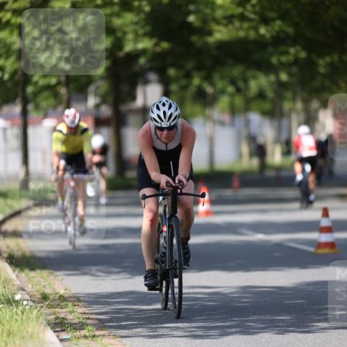 10.08.2025 - GEWOBA Citytriathlon Bremen Yannick Fuchs http://msf.ph/oto/8549309 10.08.2025 12:18:07 Radfahren 553, 579, 582, 741, 765, 794, 833, 867, 914, 933, 966, 977 meine-sportfotos.de