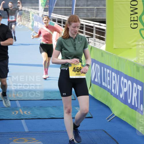 10.08.2025 - GEWOBA Citytriathlon Bremen H.Heesch http://msf.ph/oto/8549312 10.08.2025 11:37:54 Ziel 89, 237, 453, 466, 492 meine-sportfotos.de