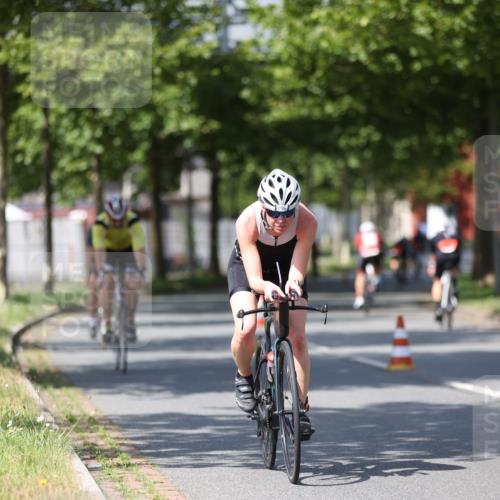 10.08.2025 - GEWOBA Citytriathlon Bremen Yannick Fuchs http://msf.ph/oto/8549313 10.08.2025 12:18:08 Radfahren 553, 579, 582, 794, 833, 867, 914, 933, 966, 977 meine-sportfotos.de