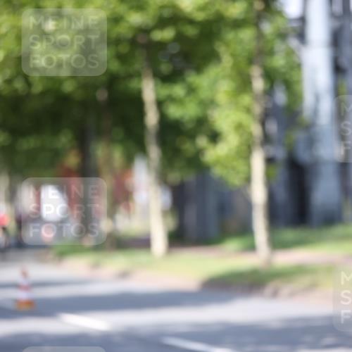 10.08.2025 - GEWOBA Citytriathlon Bremen Yannick Fuchs http://msf.ph/oto/8549333 10.08.2025 12:18:11 Radfahren 553, 579, 582, 794, 833, 867, 914, 966, 973, 977 meine-sportfotos.de