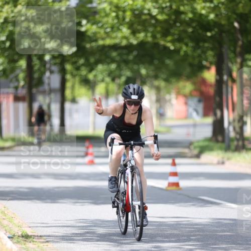 10.08.2025 - GEWOBA Citytriathlon Bremen Yannick Fuchs http://msf.ph/oto/8549335 10.08.2025 13:25:02 Radfahren 981, 1036 meine-sportfotos.de