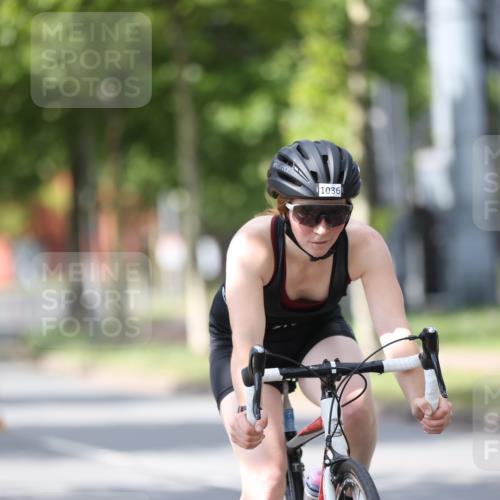 10.08.2025 - GEWOBA Citytriathlon Bremen Yannick Fuchs http://msf.ph/oto/8549340 10.08.2025 13:25:02 Radfahren 981, 1036 meine-sportfotos.de