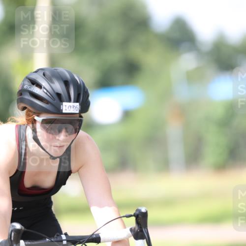 10.08.2025 - GEWOBA Citytriathlon Bremen Yannick Fuchs http://msf.ph/oto/8549344 10.08.2025 13:25:03 Radfahren 981, 1036 meine-sportfotos.de