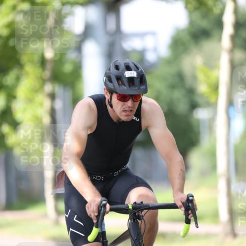 10.08.2025 - GEWOBA Citytriathlon Bremen Yannick Fuchs http://msf.ph/oto/8549362 10.08.2025 13:25:09 Radfahren 981, 1036 meine-sportfotos.de