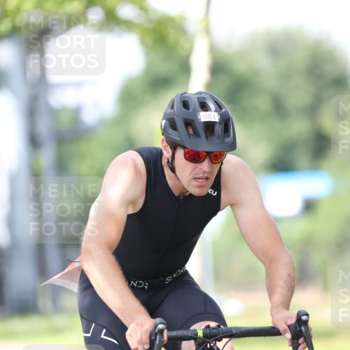 10.08.2025 - GEWOBA Citytriathlon Bremen Yannick Fuchs http://msf.ph/oto/8549363 10.08.2025 13:25:09 Radfahren 981, 1036 meine-sportfotos.de