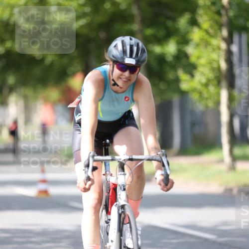 10.08.2025 - GEWOBA Citytriathlon Bremen Yannick Fuchs http://msf.ph/oto/8549368 10.08.2025 13:25:34 Radfahren 927 meine-sportfotos.de