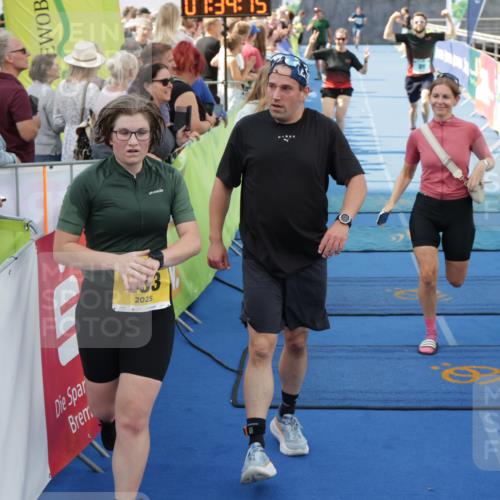 10.08.2025 - GEWOBA Citytriathlon Bremen H.Heesch http://msf.ph/oto/8549373 10.08.2025 11:37:56 Ziel 89, 237, 453, 466, 492 meine-sportfotos.de