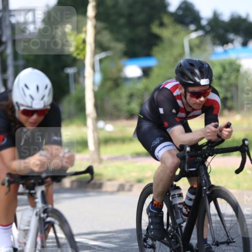10.08.2025 - GEWOBA Citytriathlon Bremen Yannick Fuchs http://msf.ph/oto/8549374 10.08.2025 12:18:23 Radfahren 579, 582, 637, 678, 680, 763, 855, 914, 919, 973 meine-sportfotos.de