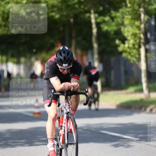 10.08.2025 - GEWOBA Citytriathlon Bremen Yannick Fuchs http://msf.ph/oto/8549377 10.08.2025 12:18:25 Radfahren 579, 584, 637, 678, 680, 759, 763, 781, 855, 914, 919, 973 meine-sportfotos.de