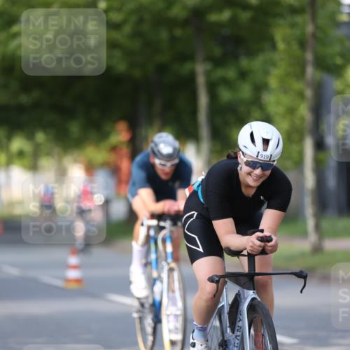 10.08.2025 - GEWOBA Citytriathlon Bremen Yannick Fuchs http://msf.ph/oto/8549409 10.08.2025 12:18:32 Radfahren 584, 637, 642, 652, 678, 680, 759, 763, 781, 855, 919, 973, 1015, 1029 meine-sportfotos.de