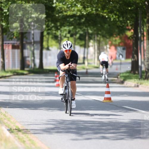 10.08.2025 - GEWOBA Citytriathlon Bremen Yannick Fuchs http://msf.ph/oto/8549410 10.08.2025 13:26:28 Radfahren 918, 948, 962 meine-sportfotos.de