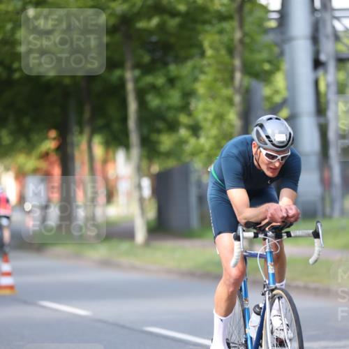 10.08.2025 - GEWOBA Citytriathlon Bremen Yannick Fuchs http://msf.ph/oto/8549411 10.08.2025 12:18:32 Radfahren 584, 637, 642, 652, 678, 680, 759, 763, 781, 855, 919, 973, 1015, 1029 meine-sportfotos.de