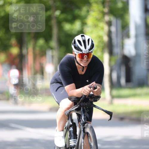 10.08.2025 - GEWOBA Citytriathlon Bremen Yannick Fuchs http://msf.ph/oto/8549416 10.08.2025 13:26:30 Radfahren 918, 948, 962 meine-sportfotos.de