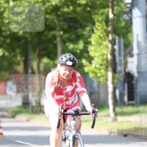 10.08.2025 - GEWOBA Citytriathlon Bremen Yannick Fuchs http://msf.ph/oto/8549432 10.08.2025 13:26:43 Radfahren 809, 962 meine-sportfotos.de
